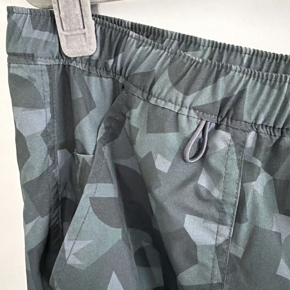 FIGS Mens L Technical Collection Cairo Camo Scrub Pants Cargo Freex Lined Zip Ex